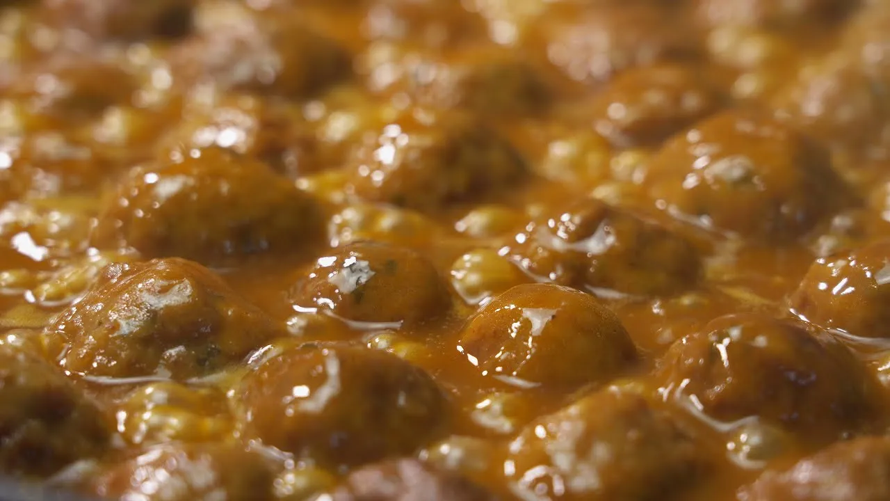 Receta de Albóndigas en Salsa de Cebolla y Cerveza para disfrutar en cualquier ocasión