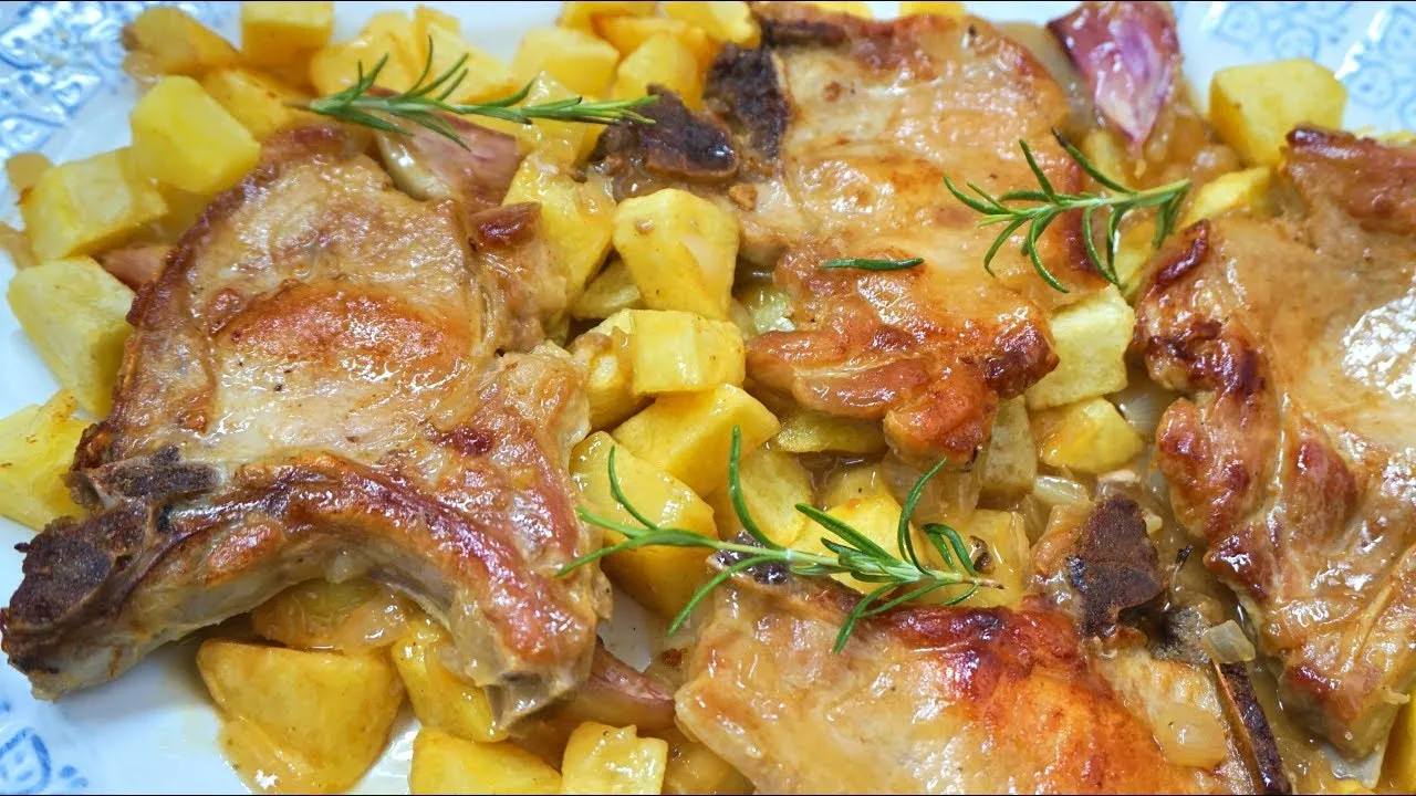 Chuletas de cerdo a la cerveza con champiñones – Receta fácil y deliciosa