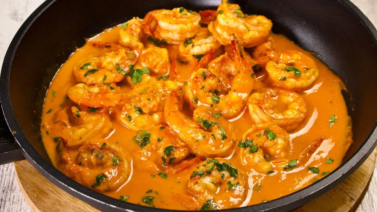 Deliciosos langostinos al horno con cerveza